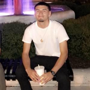 Meet your Posher, Cesar